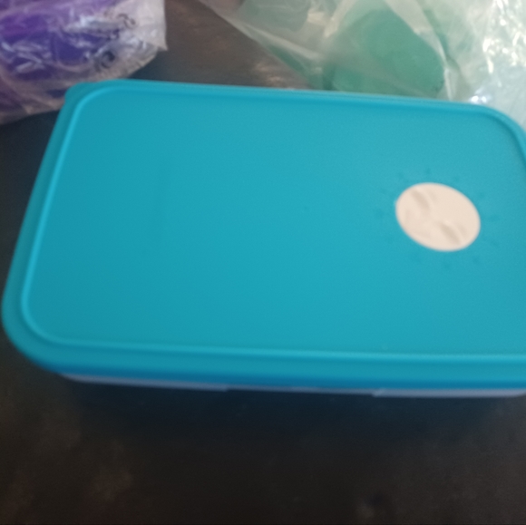 New Tupperware - Picture 2 of 2